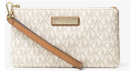 michael kors medium logo wrimaxine medium|Jet Set Medium Two.